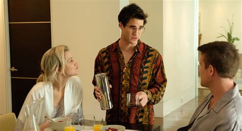 sarah paulson versace crime serie|Darren Criss Is the Male Sarah Paulson and 6 More Things To .